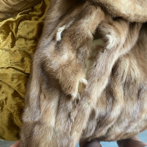 Real Fur coat - Picture 3 of 3